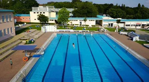 Laaerbergbad im 10. Bezirk